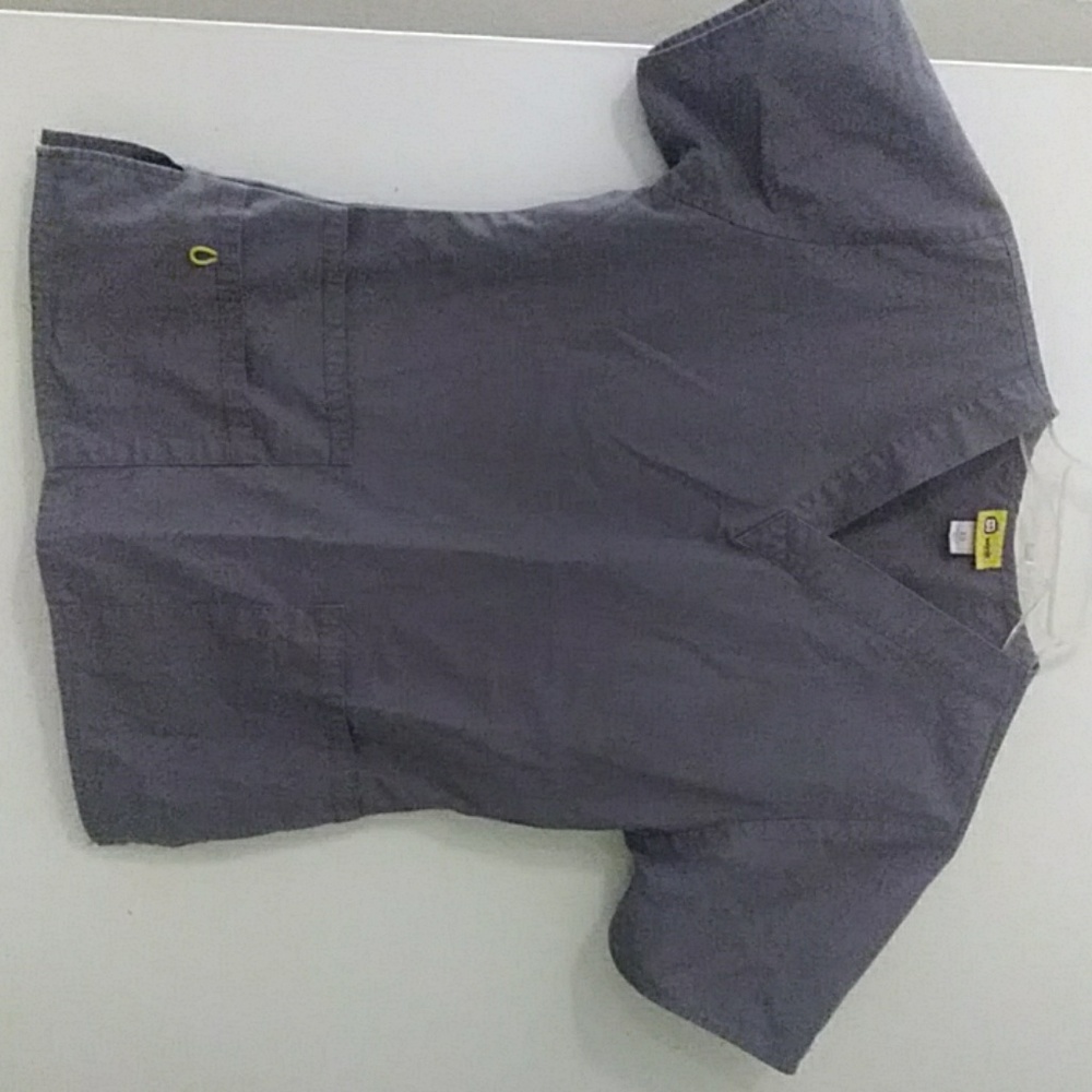 Scrub shirt